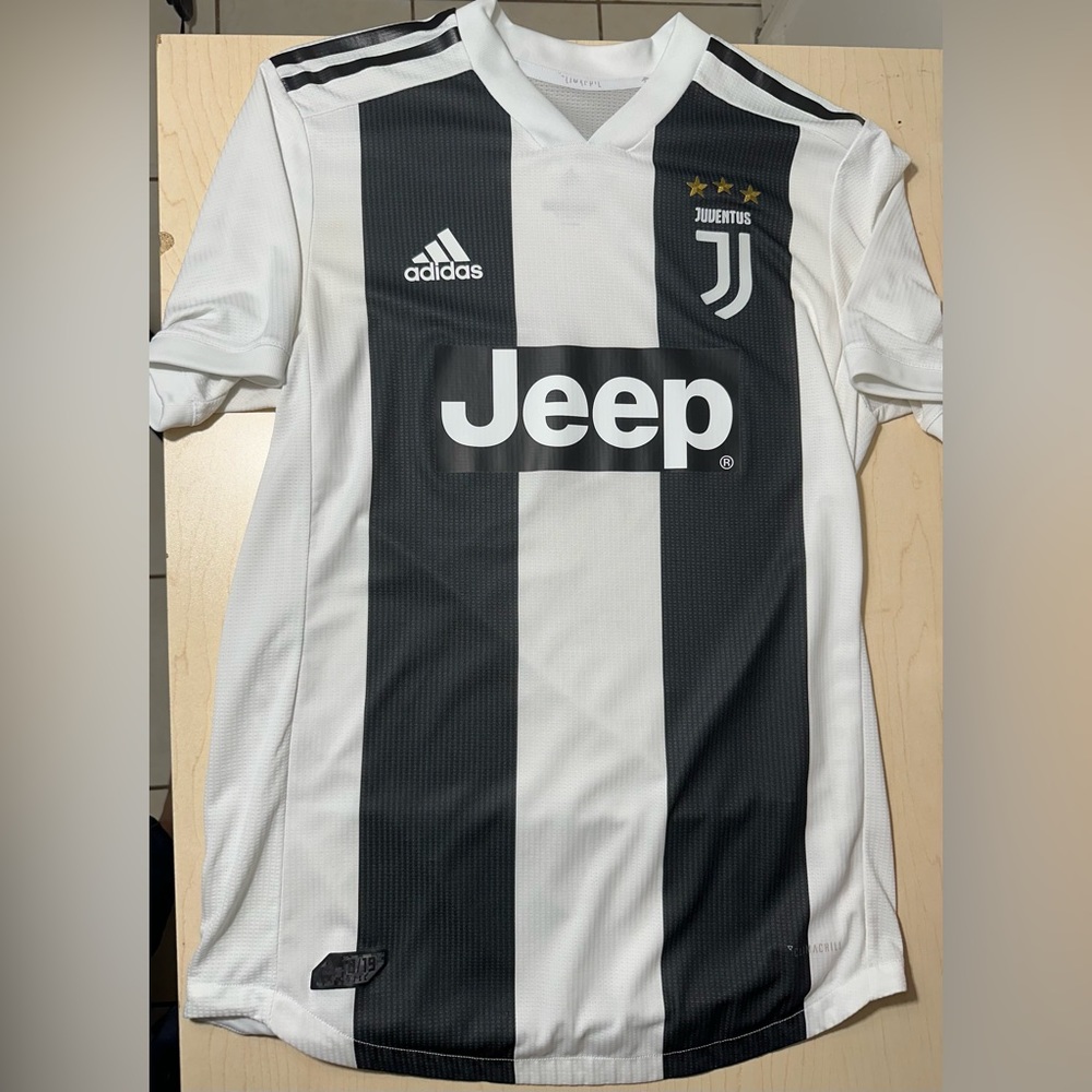 Authentic Juventus Jersey Home Soccer Shirt 2018 - 2019 Adidas Size M men’s